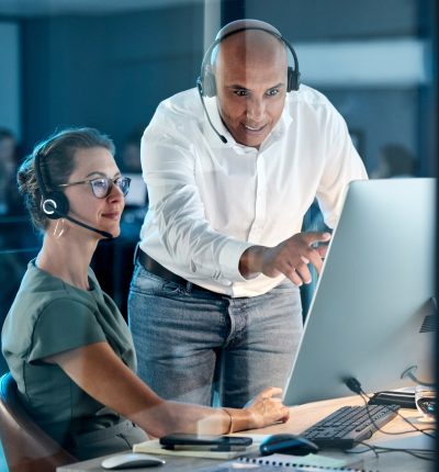 Coaching, training and help with business people in call center for telemarketing, customer support